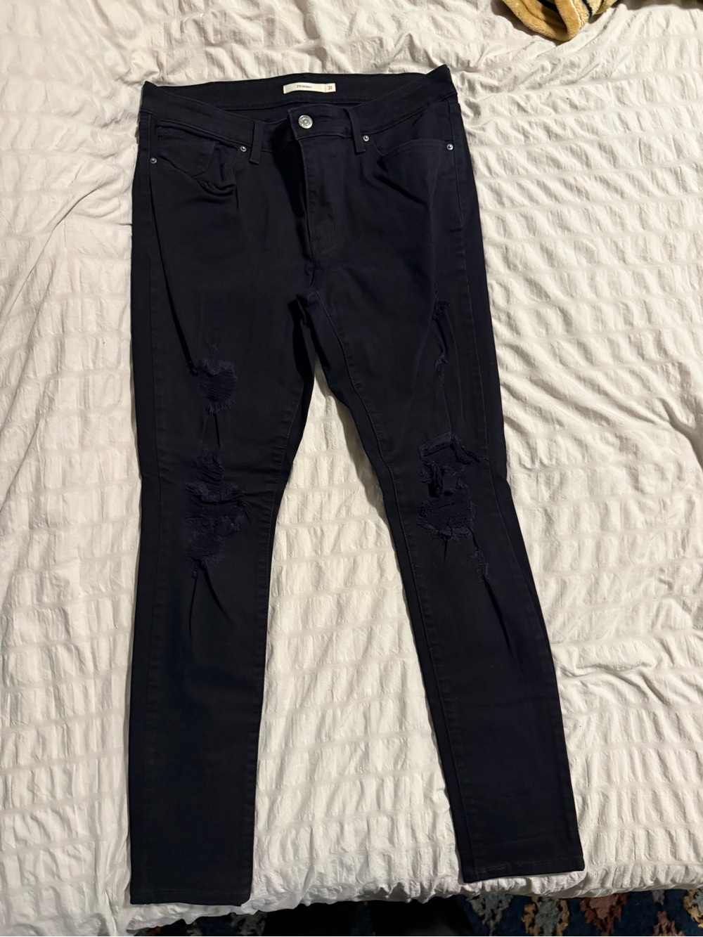 Levi's Womens Skinny Jeans - Black Ripped